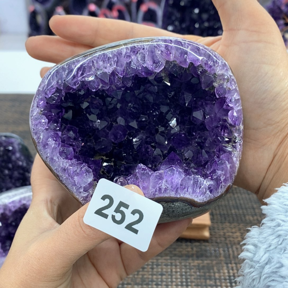 大型摆件（非配饰）紫晶未镶嵌