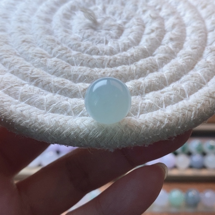 未镶嵌定制翡翠晴蓝底圆珠 卡12.9