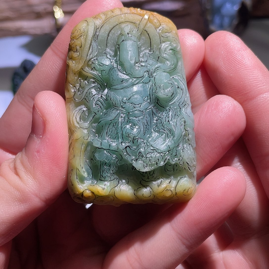 定制翡翠未镶嵌钟**r