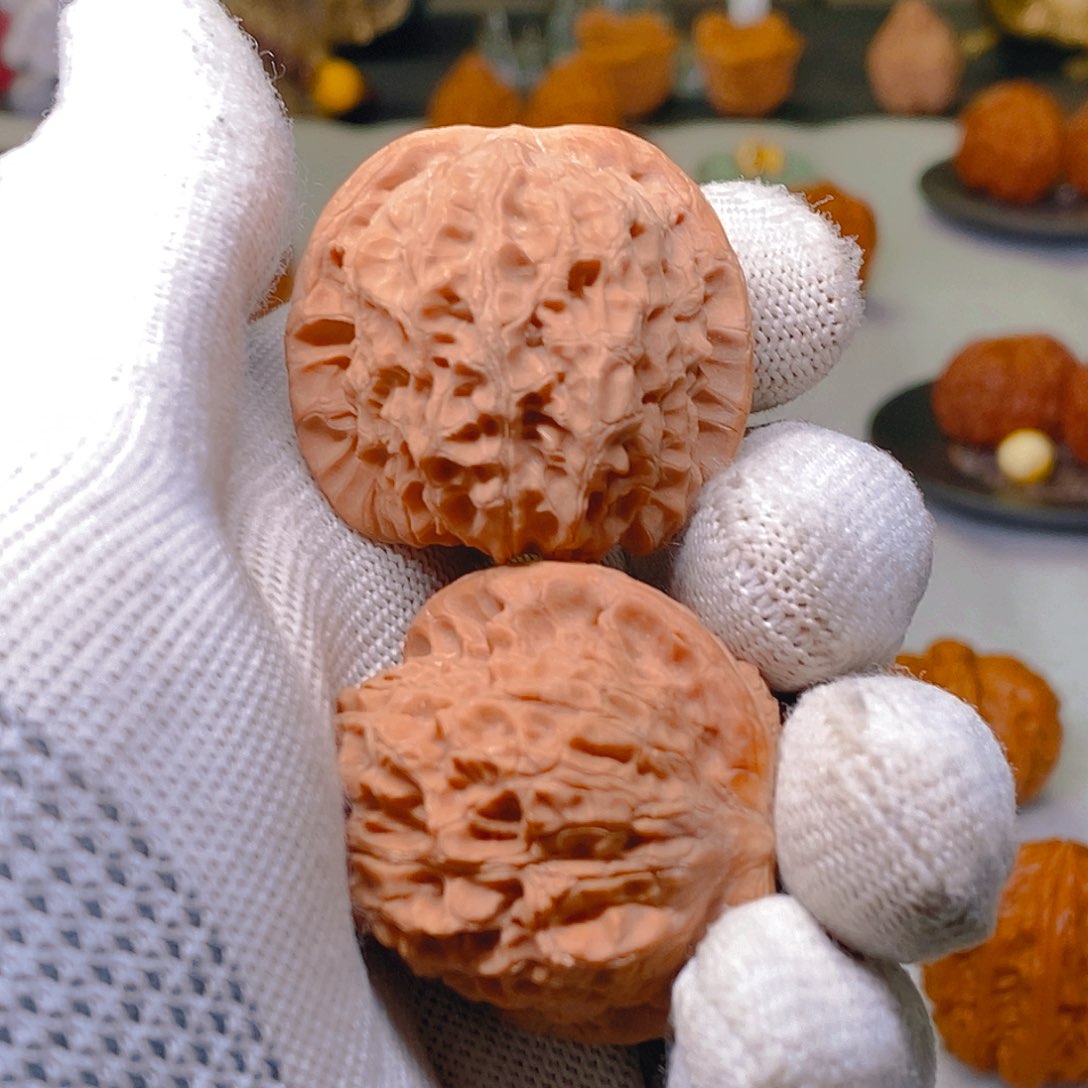 文玩核桃把件血麒麟