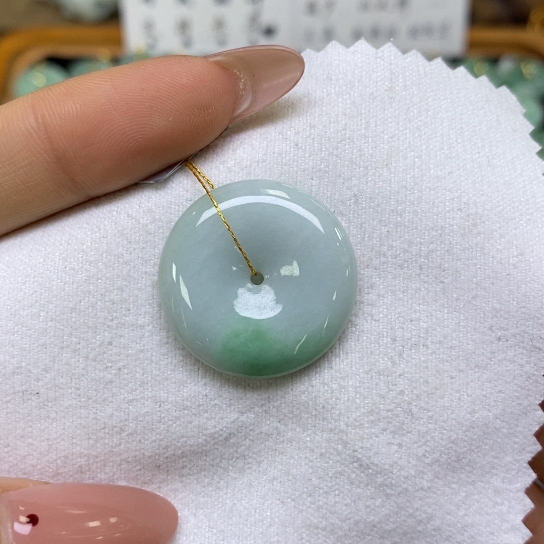 颈饰未镶嵌翡翠平安