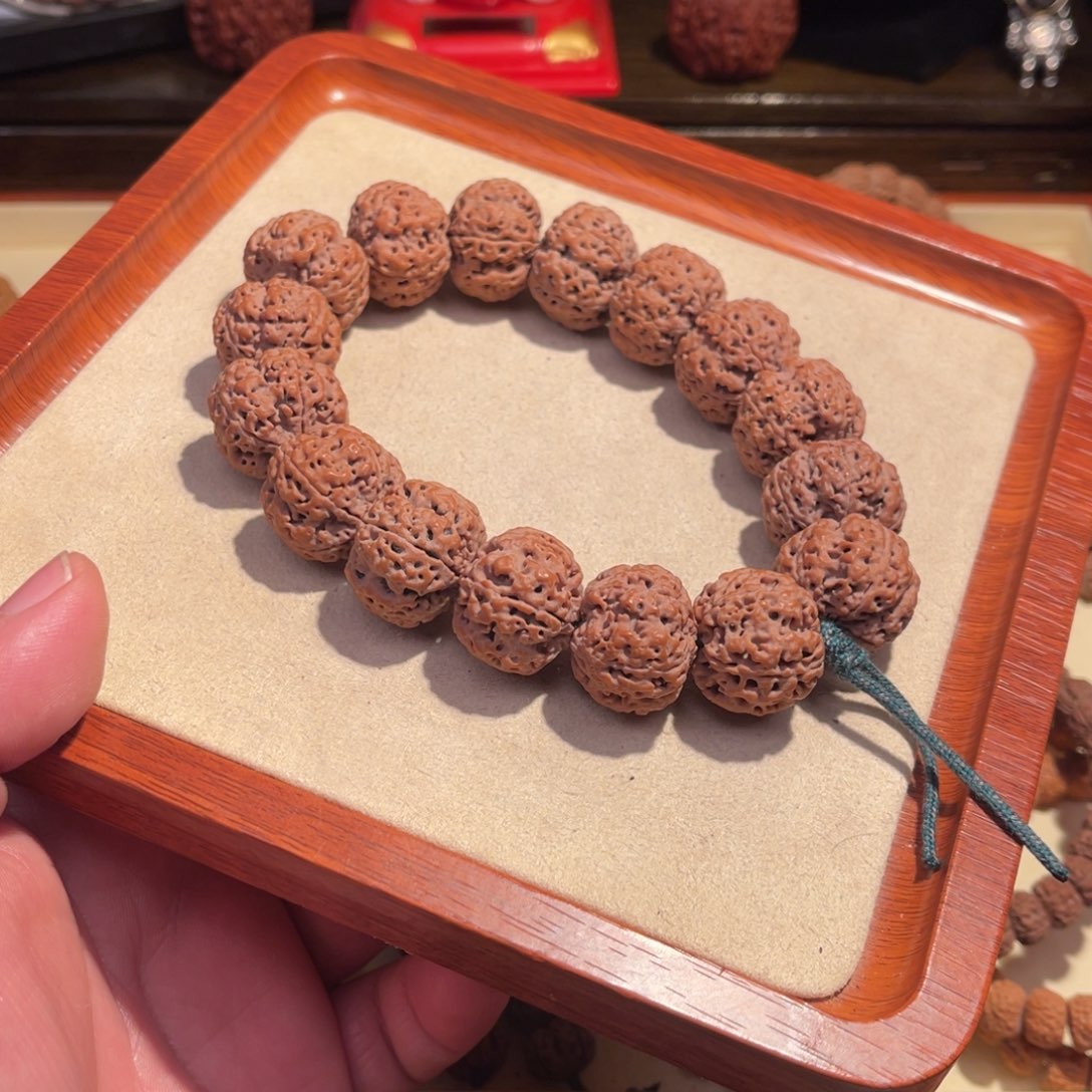 金刚菩提吊坠別*捌巨肉蜂王