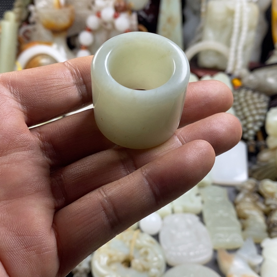 不***椒和田玉（糖玉）未镶嵌颈饰