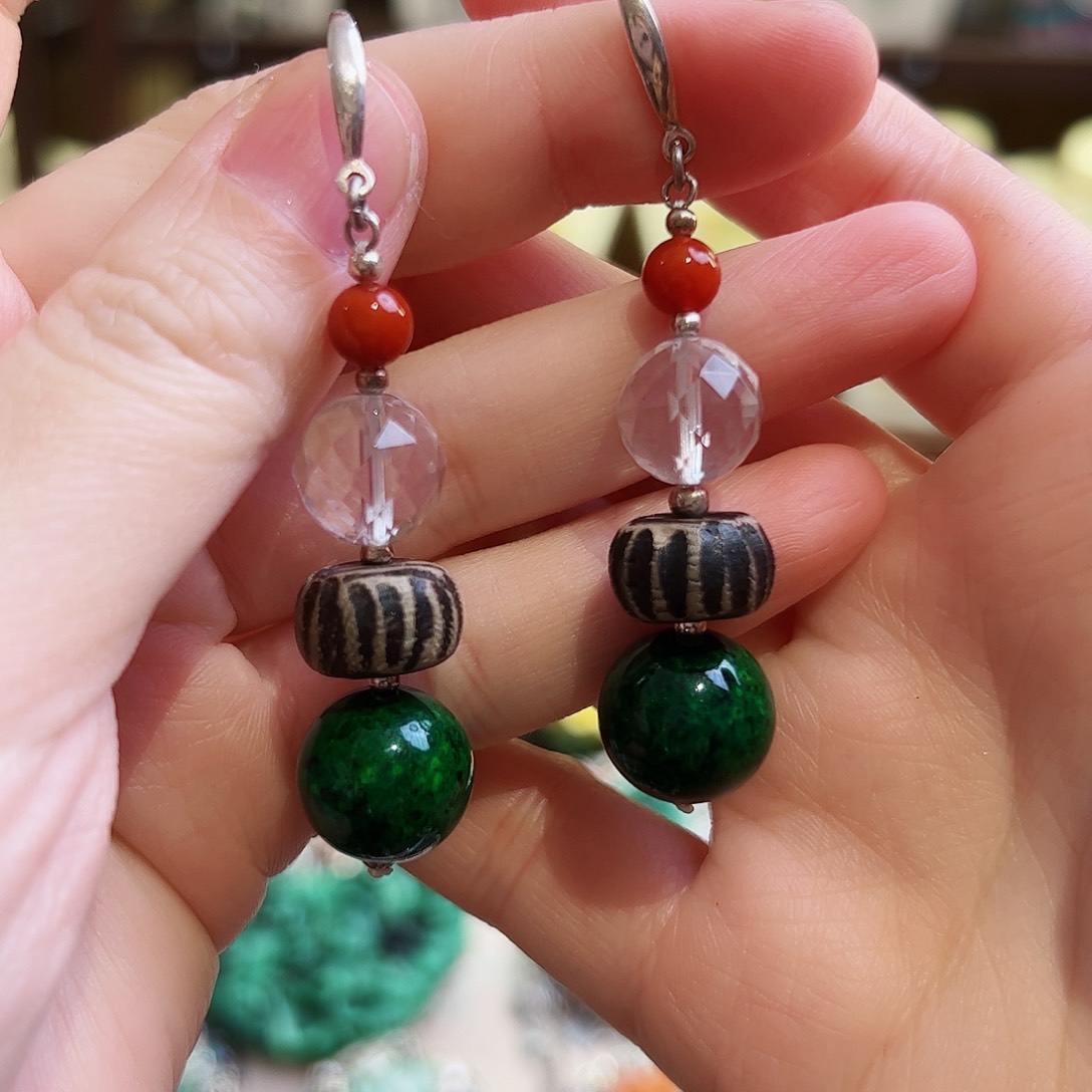 翡翠耳饰未镶嵌古风