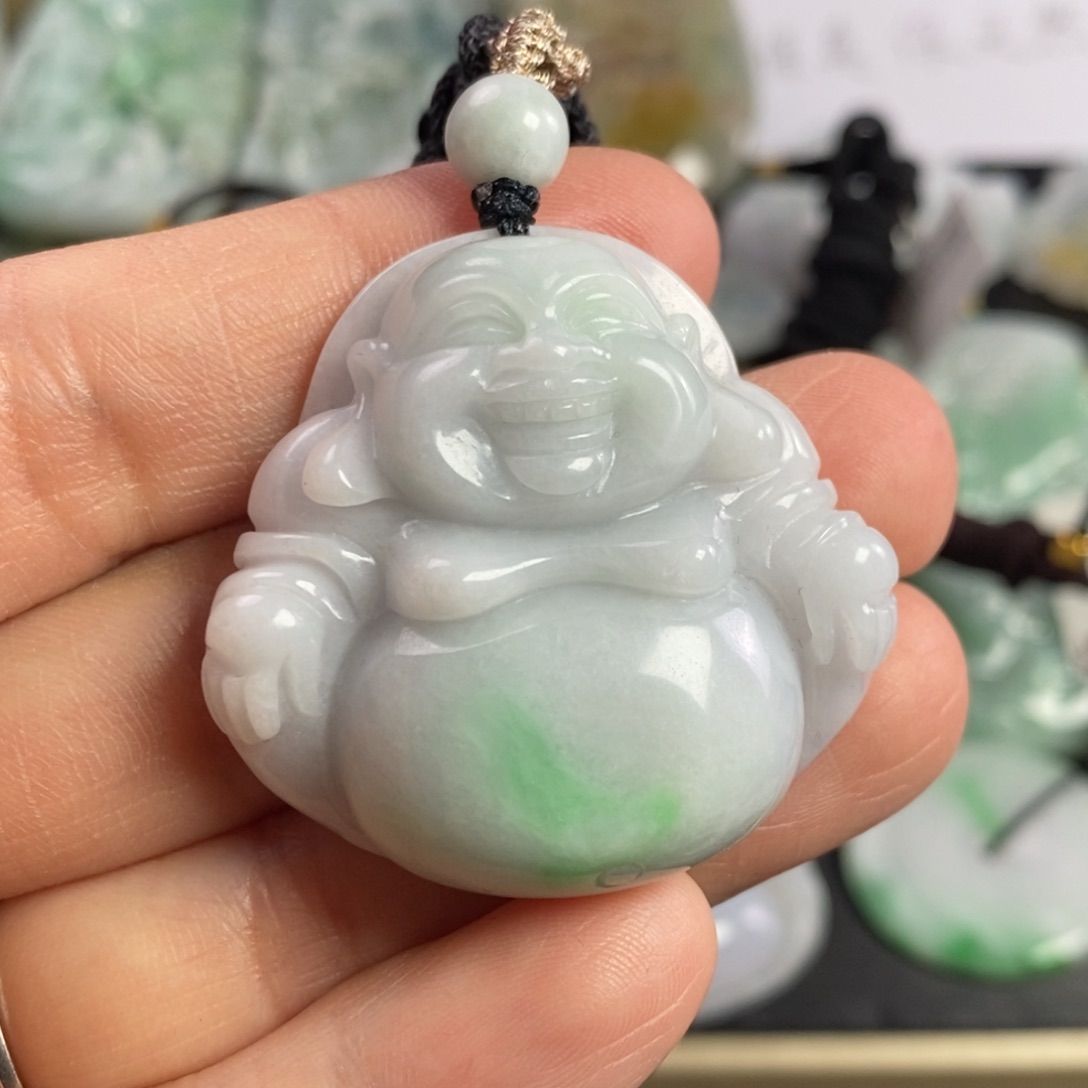 翡翠颈饰未镶嵌佛公