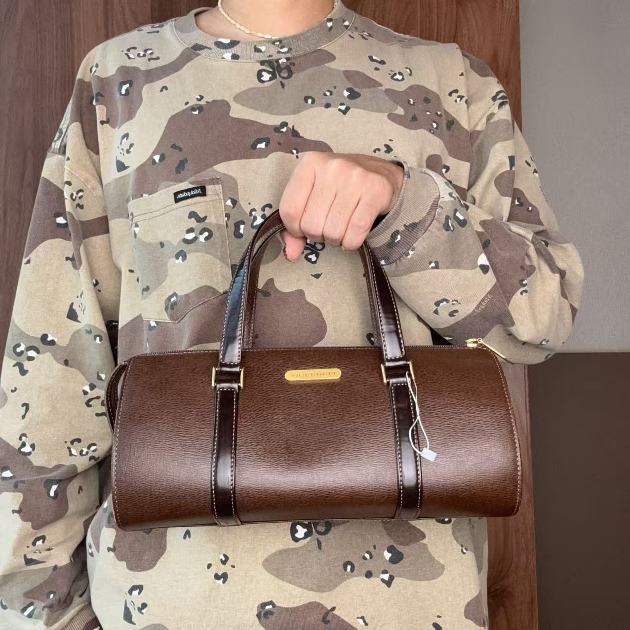 95新 BURBERRY/博柏利 巧克力色 全皮 手提 单肩包0075
