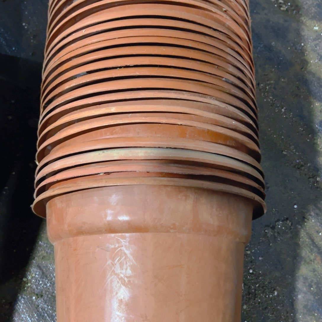 塑料红圆盆25外口径 19高 10个 