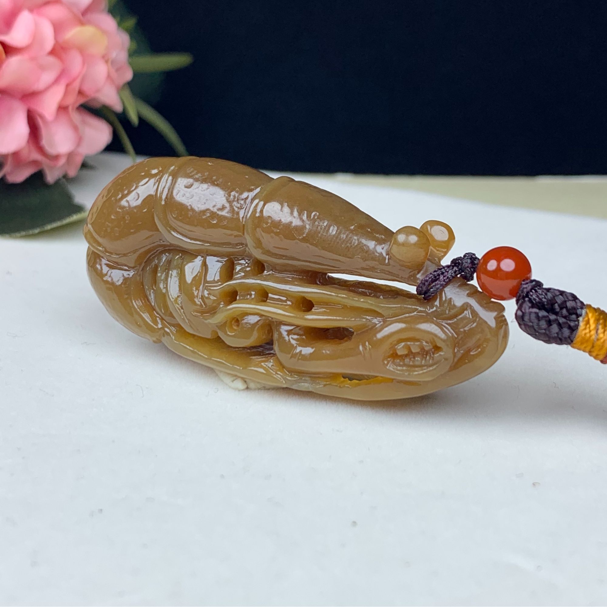 M251103027新疆和田玉节节高升龙虾吊坠