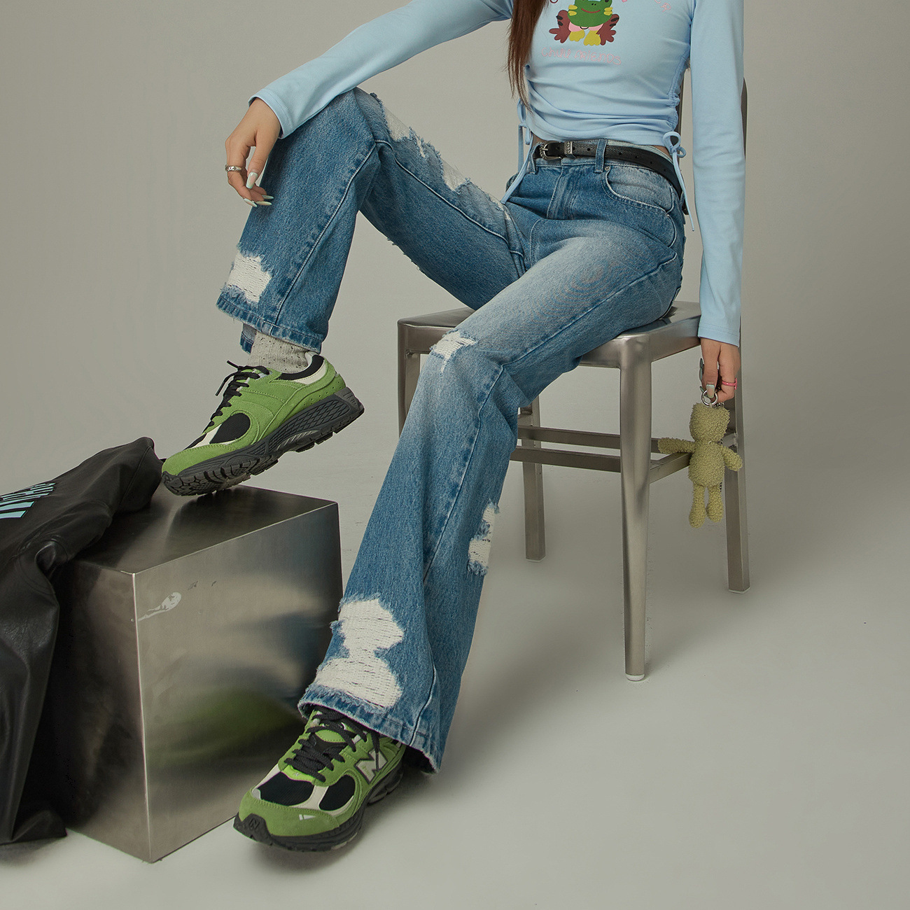 0030【金拐子专属】CHUU磨破设计不规则宽松破洞休闲牛仔裤-F