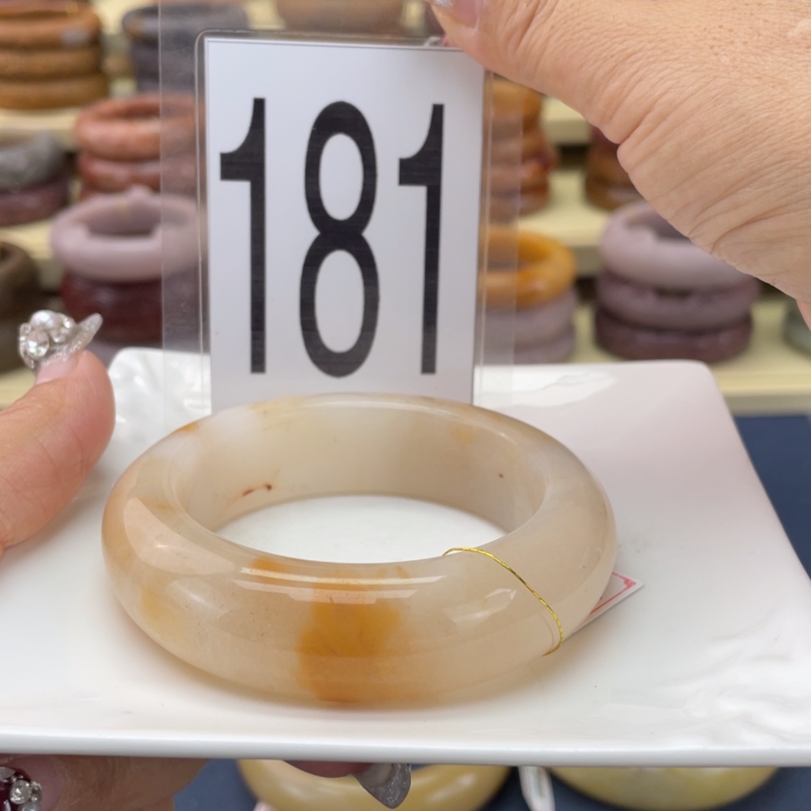 【闪购商品】石英质玉未镶嵌手镯