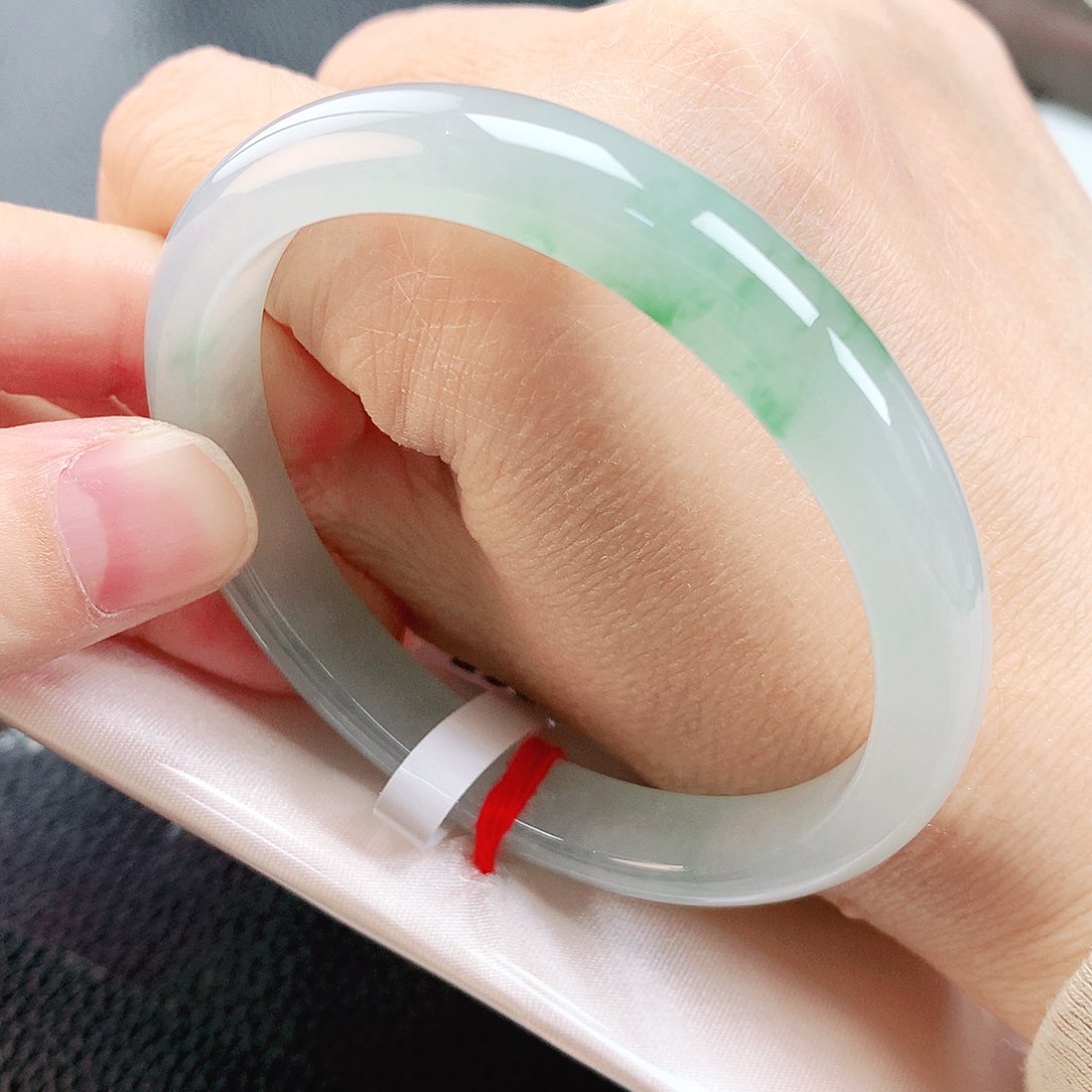 未镶嵌手镯（贵妃镯）翡翠55绿花