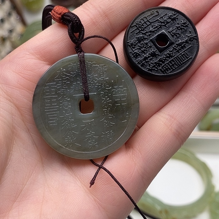 蛇纹石玉颈饰未镶嵌任选其一发货，随机发一个