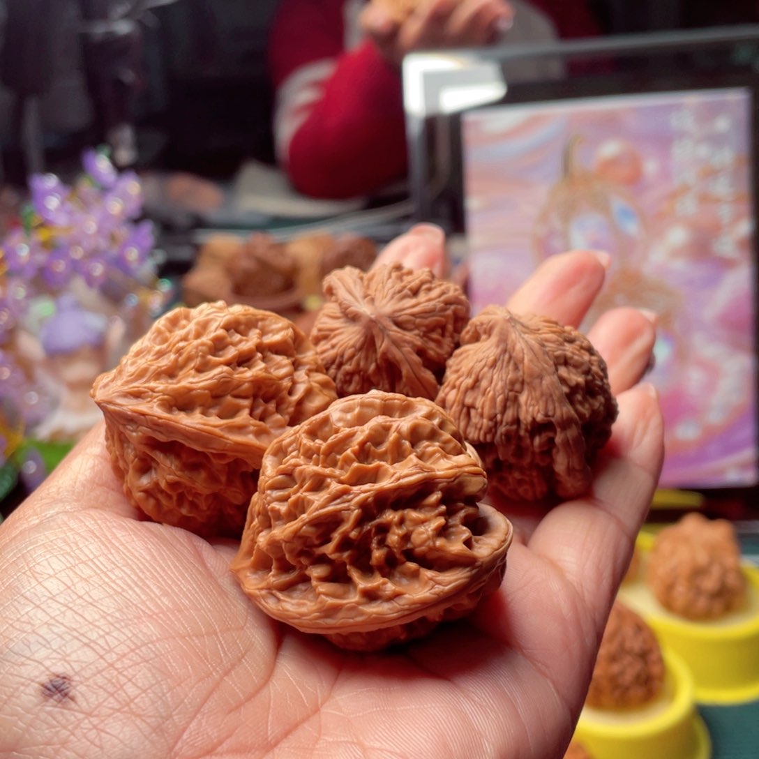 【闪购商品】文玩核桃把件郭*露野牛，虎头