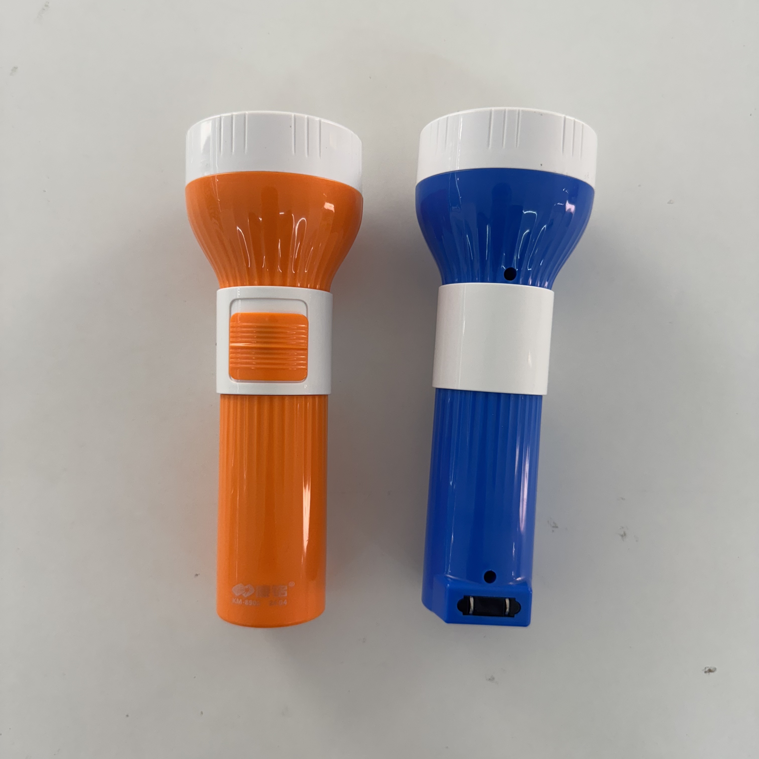 KM-8900/KM-8902  LED可充式手电筒