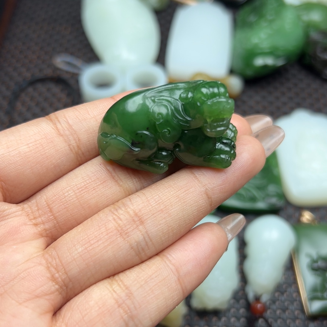 和田玉吊坠未镶嵌