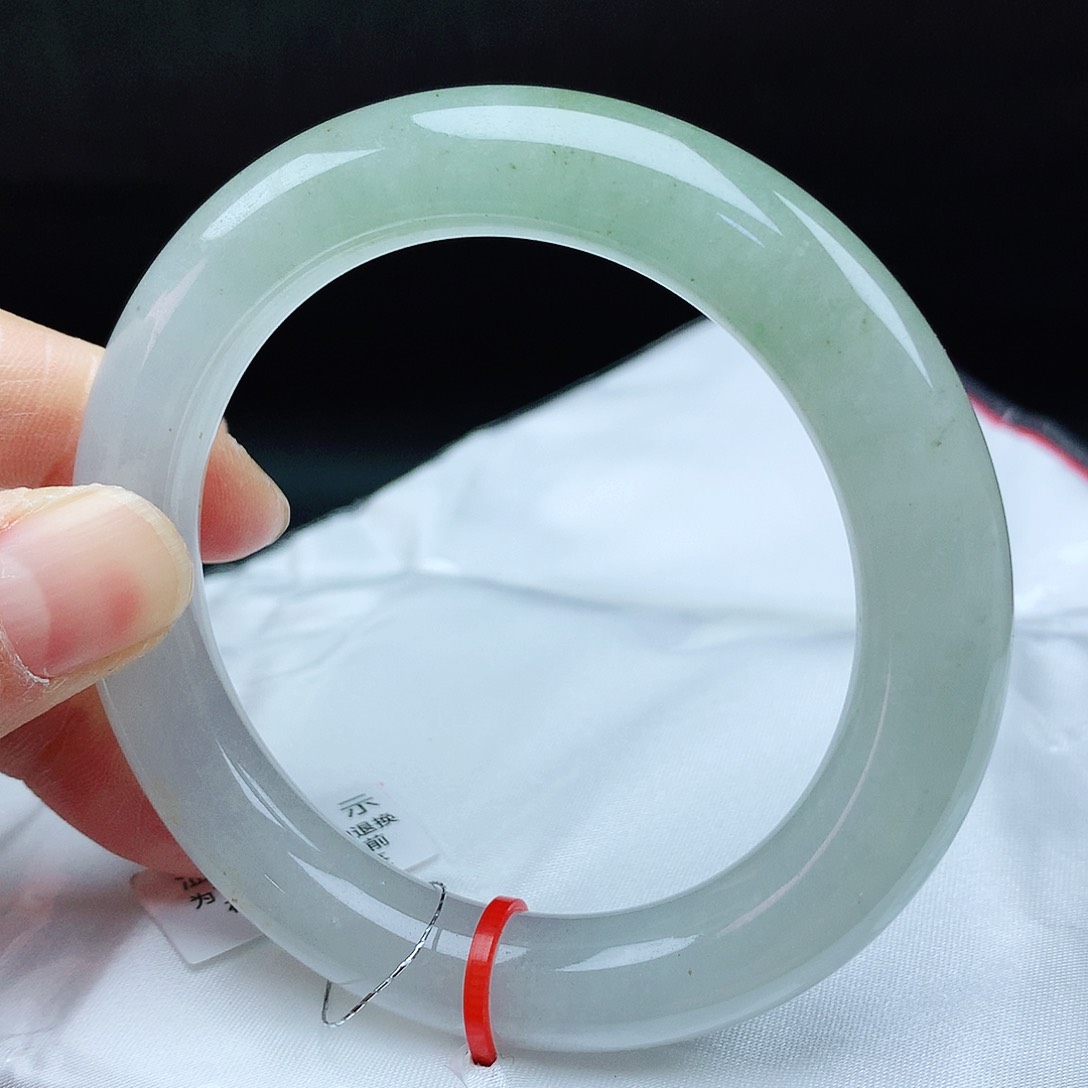 翡翠手镯未镶嵌54+胖