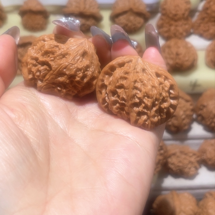 【闪购商品】文玩核桃吊坠野牛鸳鸯鸟