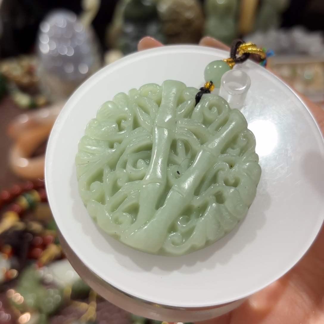 一***笑岫岩老玉（透闪石质玉）未镶嵌颈饰57599