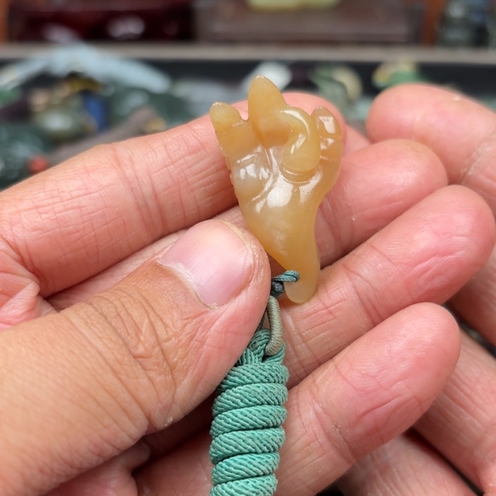 和田玉吊坠未镶嵌