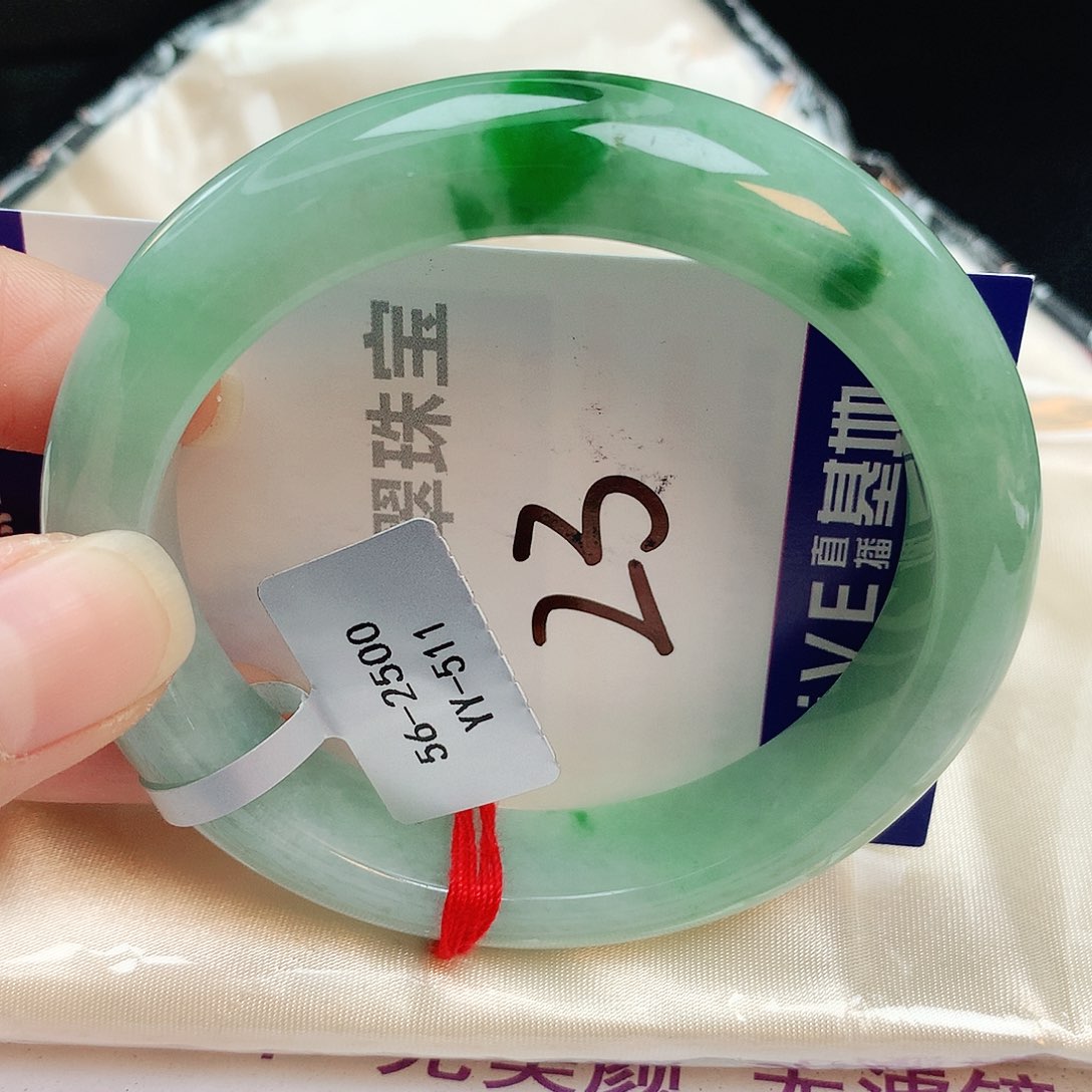 翡翠手镯未镶嵌缅甸天然A货翡翠手镯