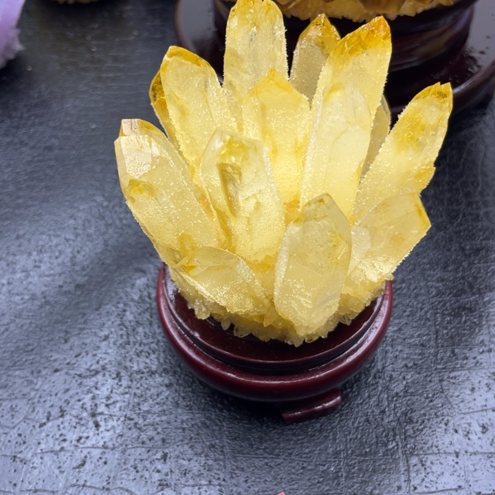 琉璃手工艺品信****店晶簇