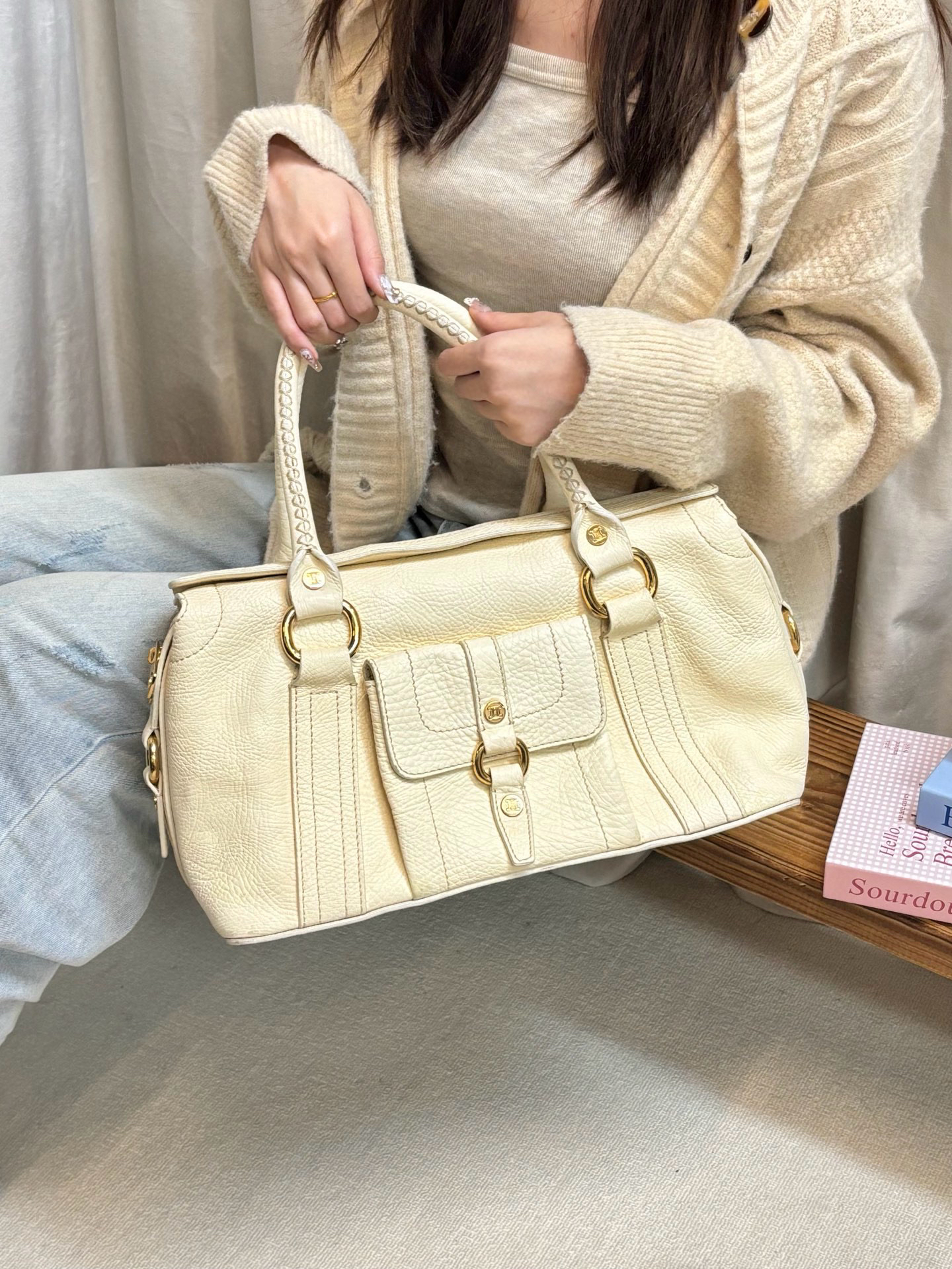 95新 Celine/思琳 celine奶黄色手提包 （K）