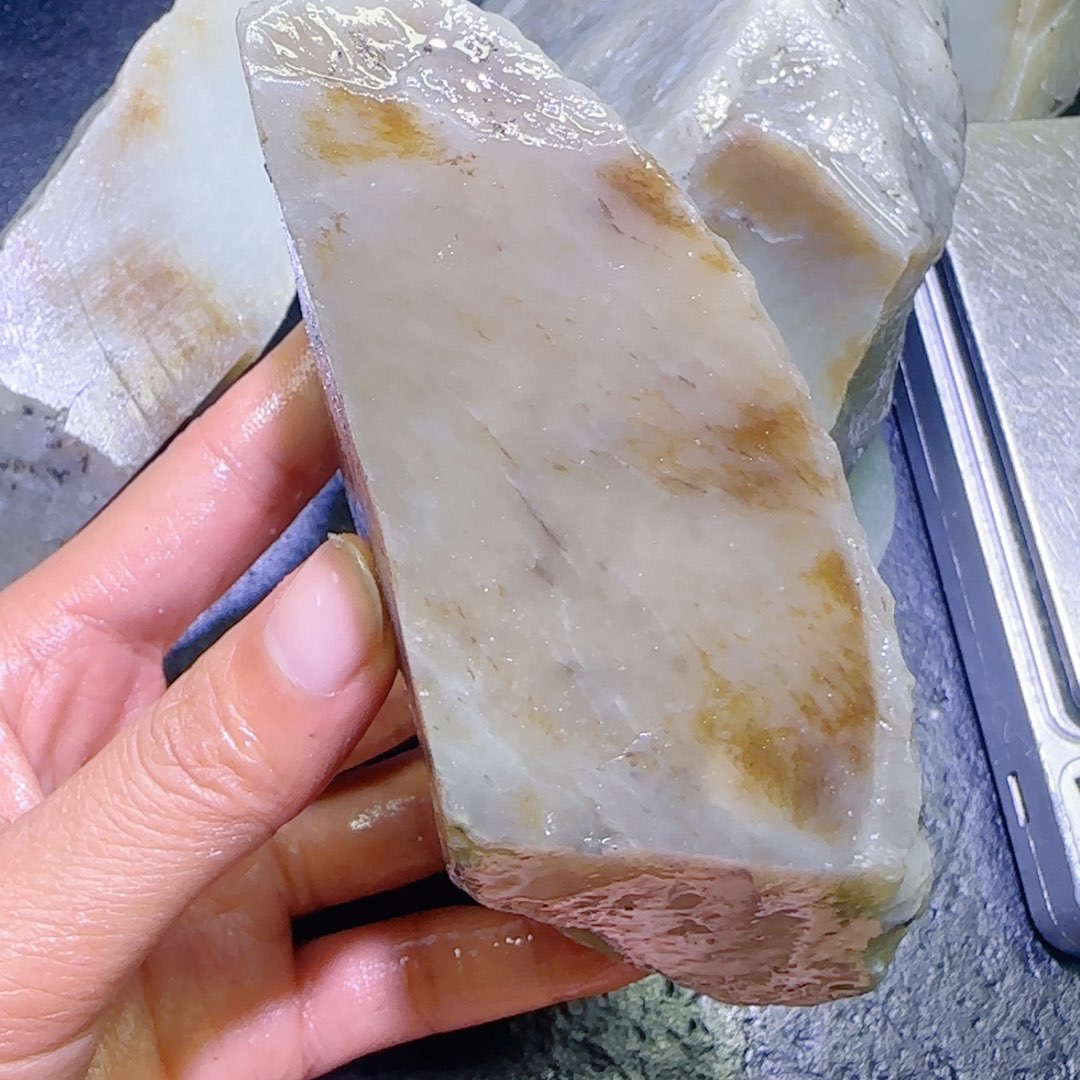 和田玉未镶嵌珠宝半成品