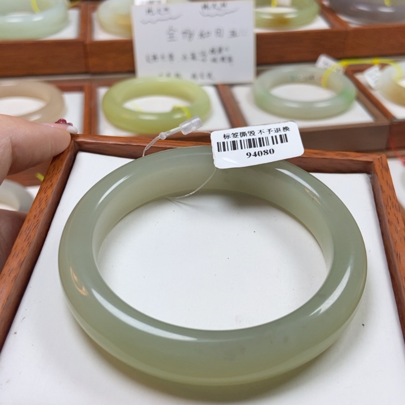 【闪购商品】和田玉手镯未镶嵌57/58