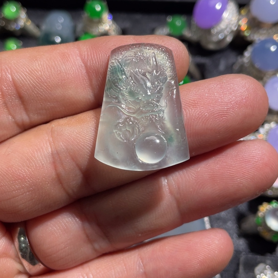 别***龙翡翠配石高冰起光龙牌