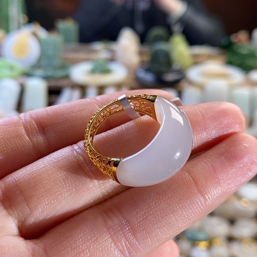 【闪购商品】和田玉戒指1518K金镶嵌