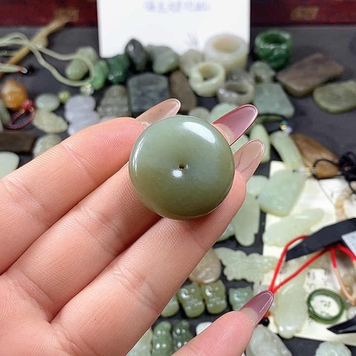 和田玉颈饰未镶嵌用****2