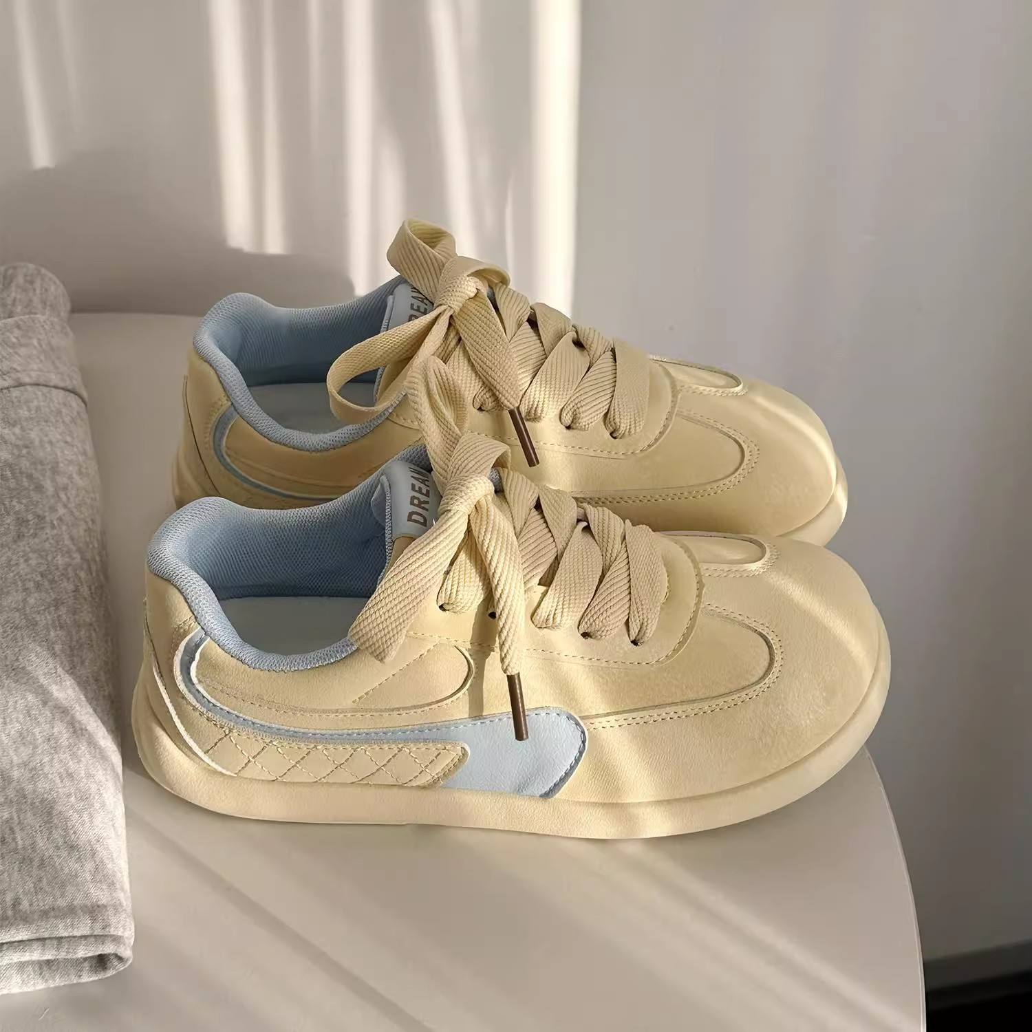 A012 2025新款爆款百搭chic鞋子学生复古软底德训鞋