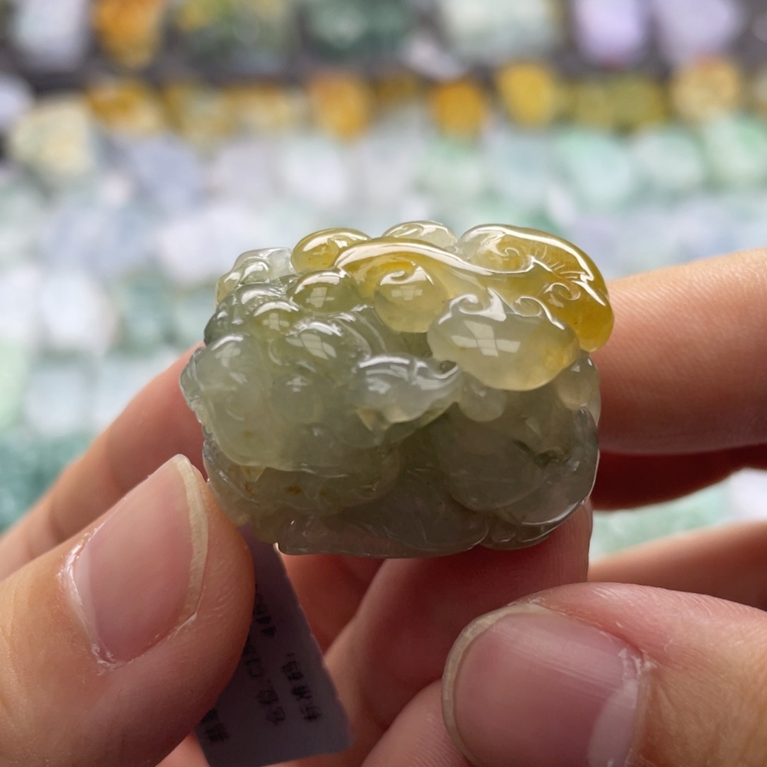 翡翠颈饰未镶嵌貔貅