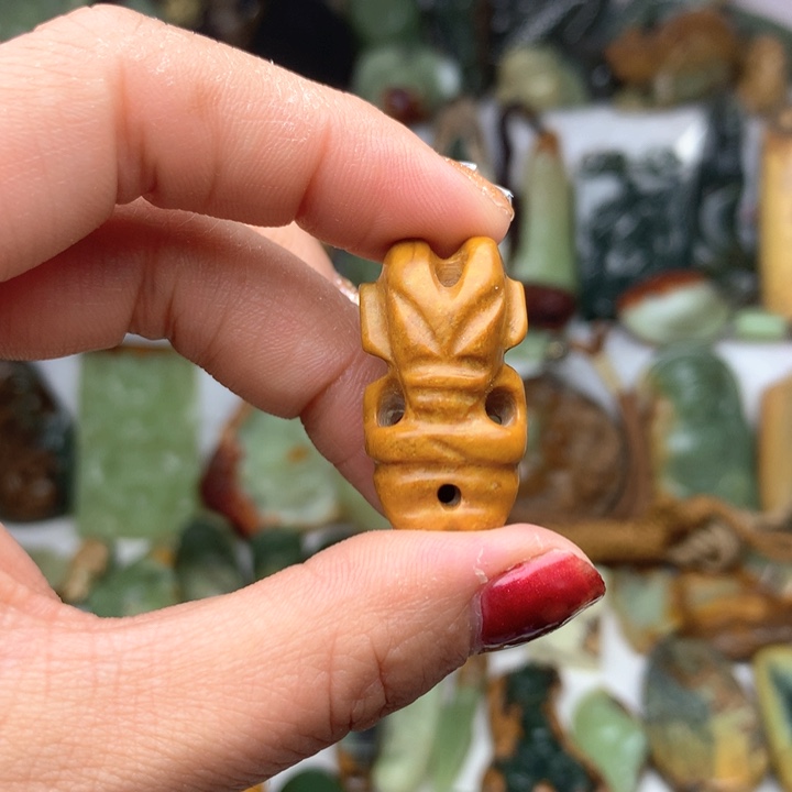 岫岩河磨玉（透闪石质玉）挂件未镶嵌