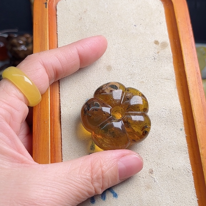 琥珀珠宝奇石未镶嵌