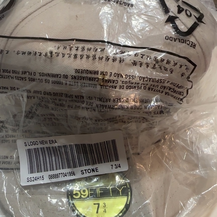 绵羊毛sup 十字钉 743米白 棒球帽