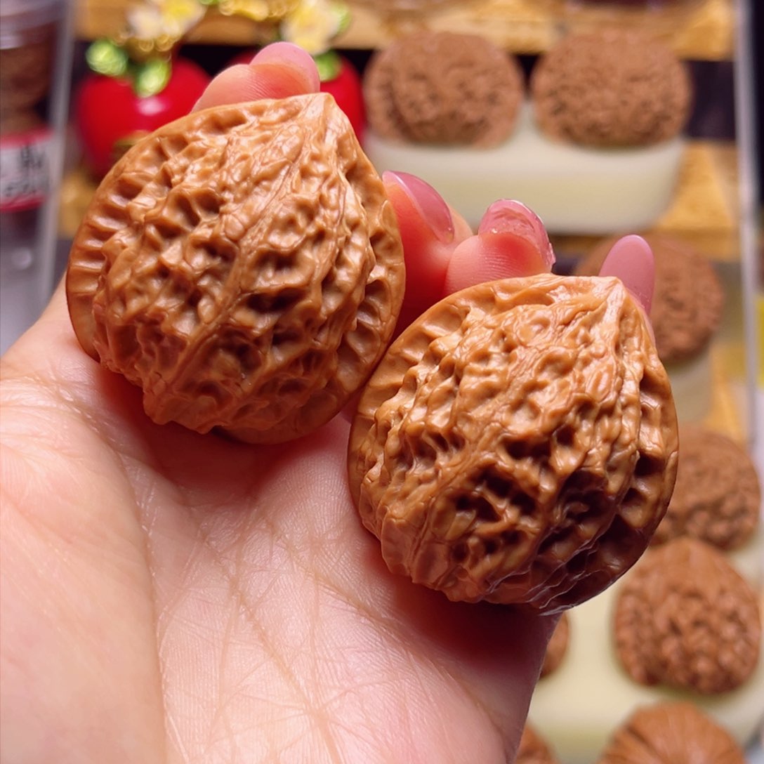 文玩核桃吊坠38尺金牛狮子头