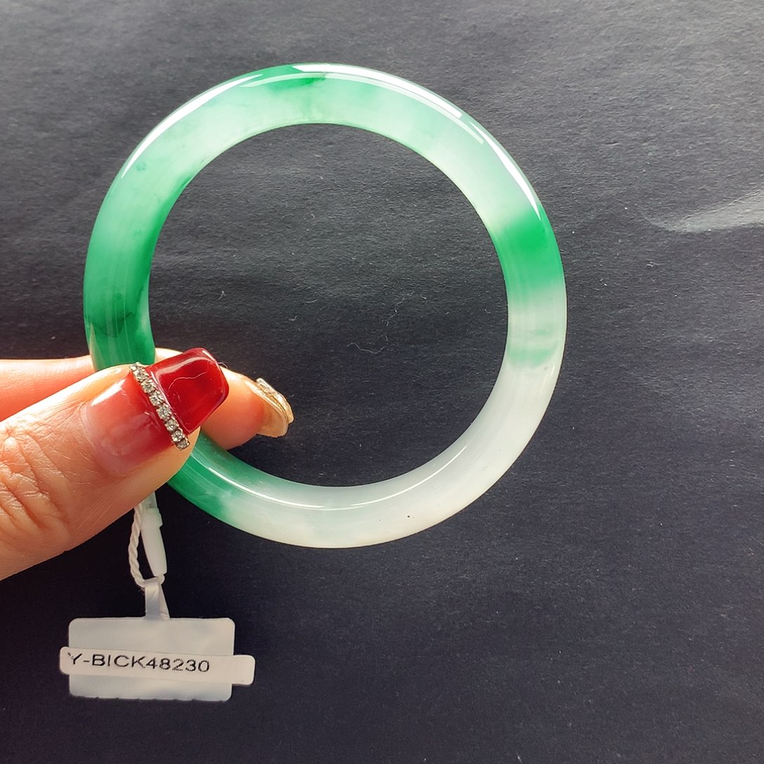 【闪购商品】石英质玉手镯未镶嵌幕*