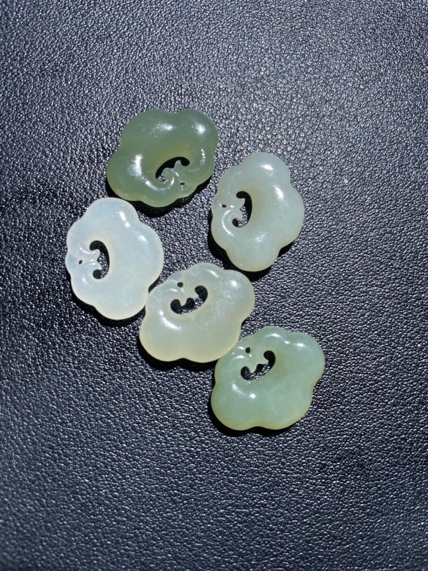 和田玉平安锁吊坠多样性发一手工雕刻小福锁