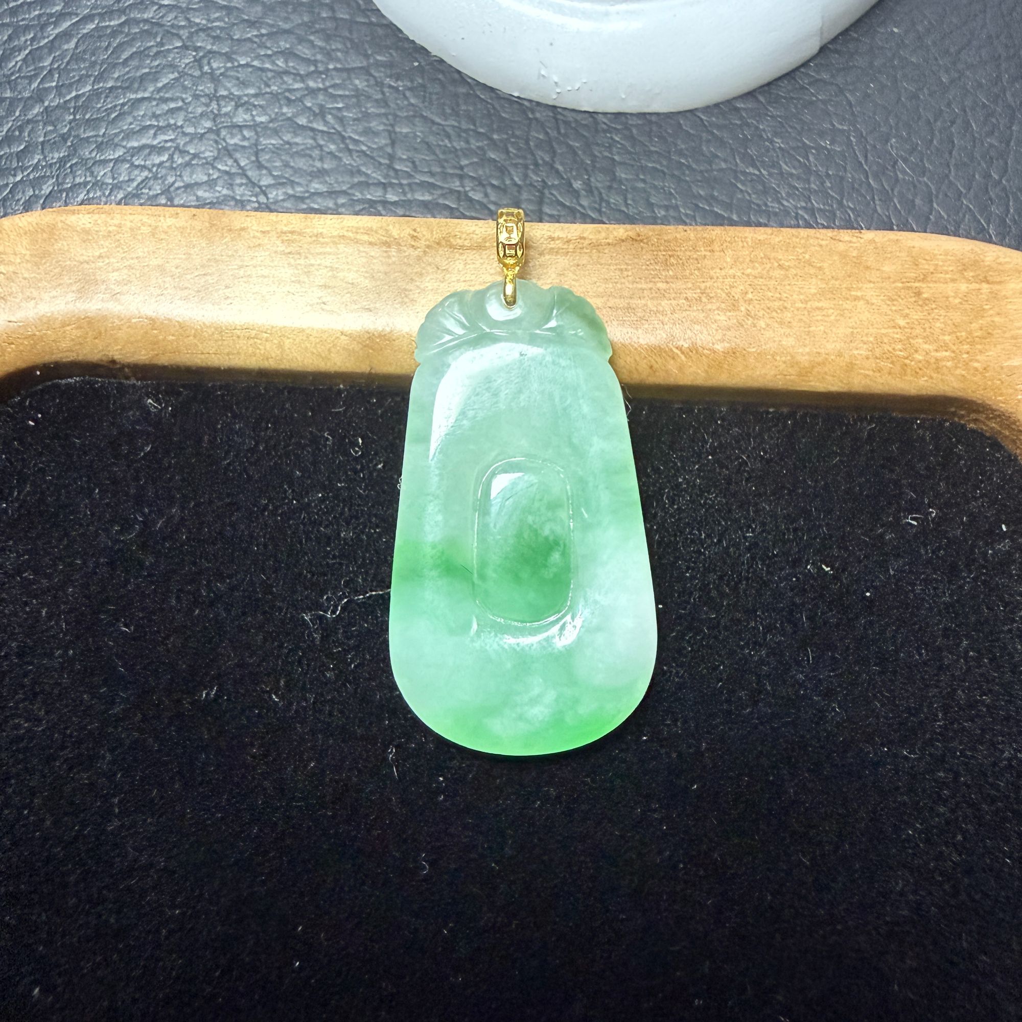 久鱼珠宝  18K金缅甸翡翠挂件 53