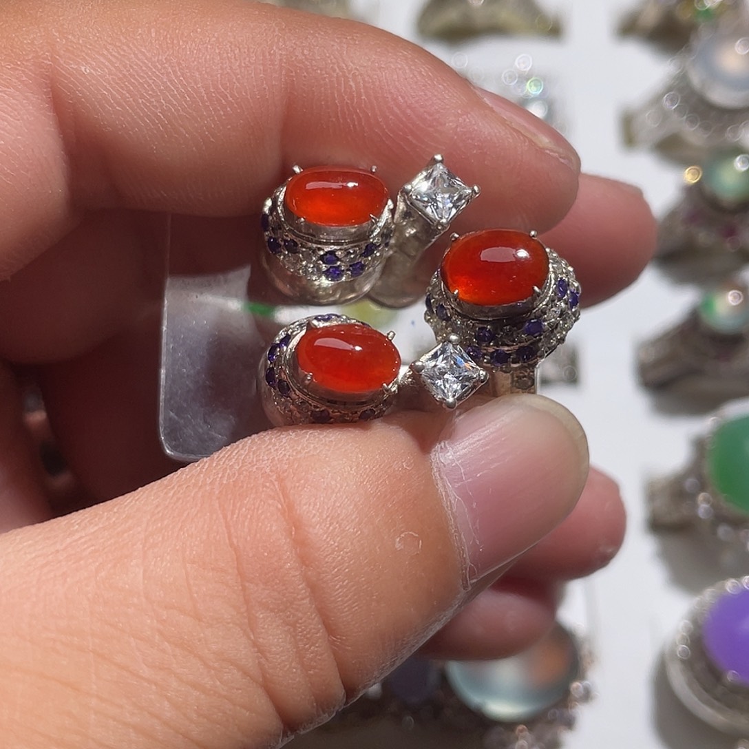 翡翠配石冰红翡三件套铜托