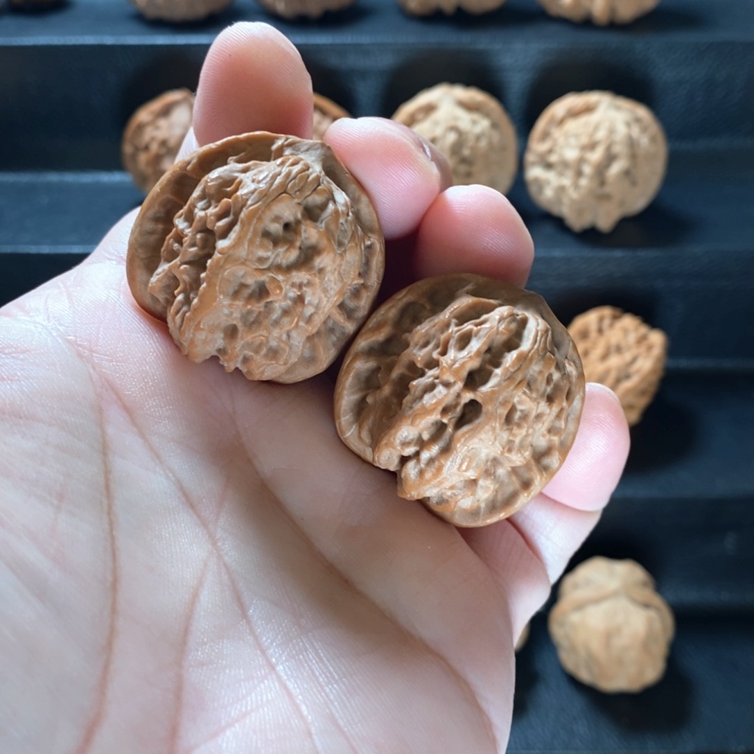 桃核把件野生原树野狼35