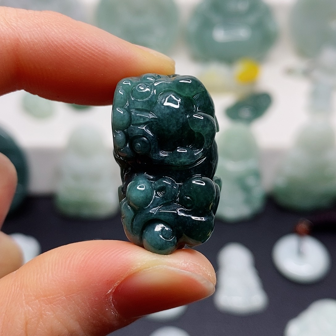 翡翠颈饰未镶嵌吊坠