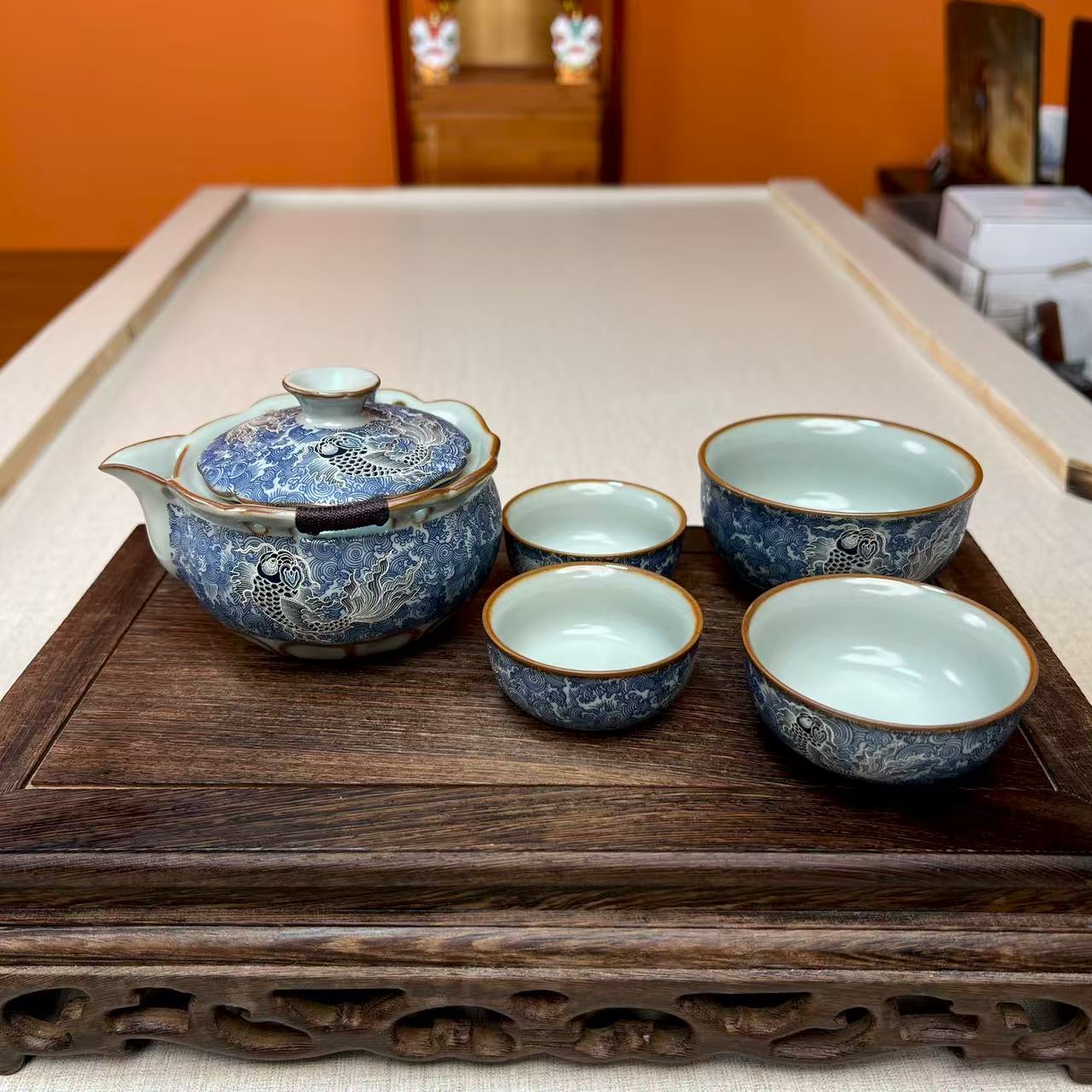 蓝鱼一壶四杯陶瓷旅行套带茶盘ZH4009伍