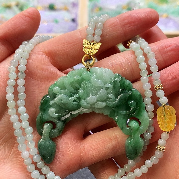 翡翠颈饰未镶嵌吊坠