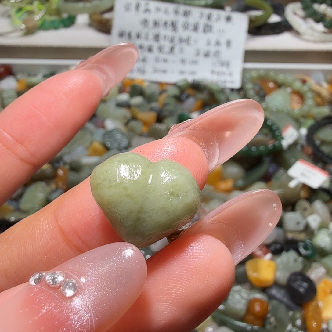 和田玉未镶嵌珠宝奇石