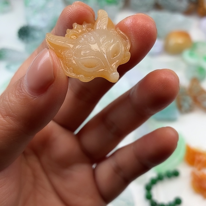 翡翠未镶嵌颈饰纯A