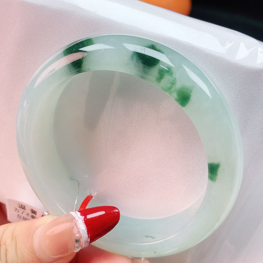 翡翠手镯未镶嵌52轮胎