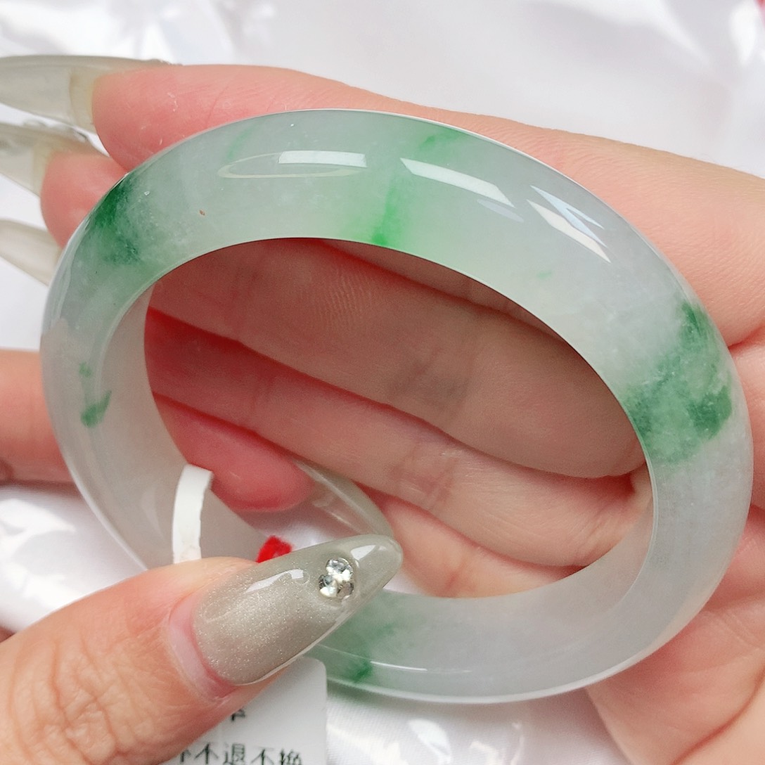 翡翠手镯未镶嵌抖音713