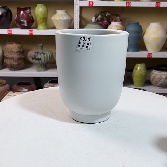 瓶高23口15。陶瓷花瓶摆件。  320